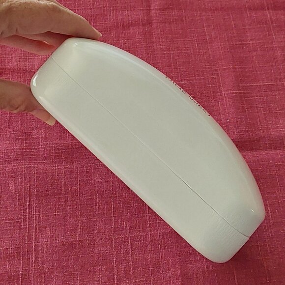 Nine West White Hinged Hard Clamshell Sunglass Case - Picture 9 of 12